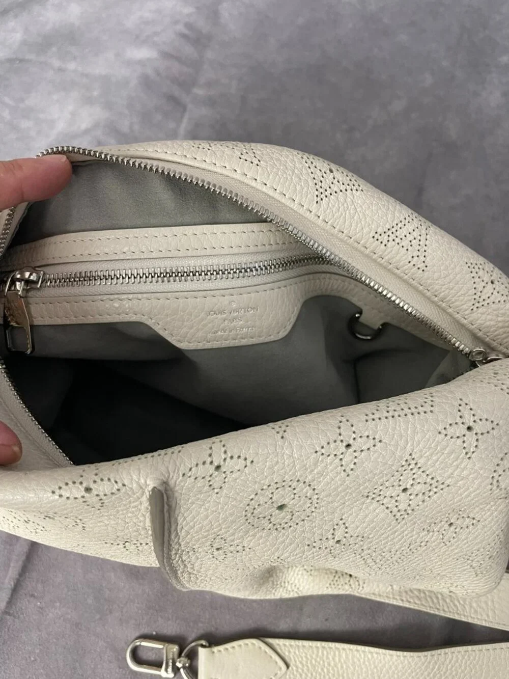 Louis Vuitton Selene PM Shoulder Bag in Winter White Mahina Leather